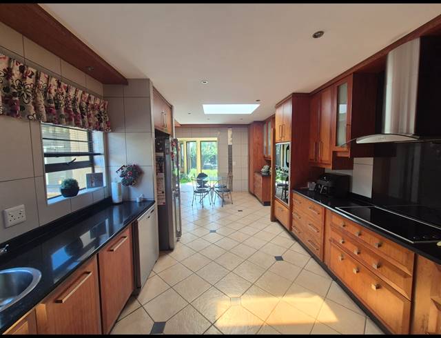 4 BEDROOM HOUSE FOR SALE IN VANDERBIJLPARK SW 5